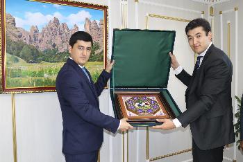 Мулоқоти раиси Кумита бо ҳайати Кумитаи давлатии экологӣ ва ҳифзи муҳити зисти Ҷумҳурии Ӯзбекистон