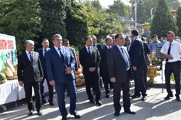 Ташкили намоишгоҳи   Кумита дар Иди харбузаву тарбуз дар Боғи Ирами шаҳри Душанбе