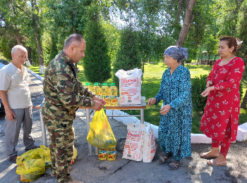 Кӯмаки моддӣ дар арафаи  Рӯзи байналмилалии муҳити зист дар вилояти Суғд